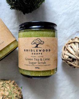 βοΈ Winter Skin, Meet Your Glow-Up π
Cold weather can leave your skin feeling dull and dryβbut weβve got just the thing to bring it back to life. Green Tea and Lime Body Sugar Scrub from Bridlewood Soaps is your once-a-week ritual for soft, radiant skin and a much-needed mood boost. πΏ
π Why we love it:
- Tropical citrus aroma: Bright lime and green tea create a joyful, spa-like escape.
- Gentle exfoliation: Sugar crystals buff away dry, flaky skin to reveal a smooth, healthy glow.
- Botanical detox: Green tea is rich in chlorophyll, a natural detoxifier said to help remove impurities and protect skin cells from free radical damage.
Exfoliate just once a week to keep your skin barrier happy and hydrated all winter long. π
ππΌ Now available at Healthletica. Come get your glow on.